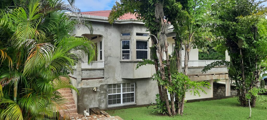 Exterior view Farmers St Thomas